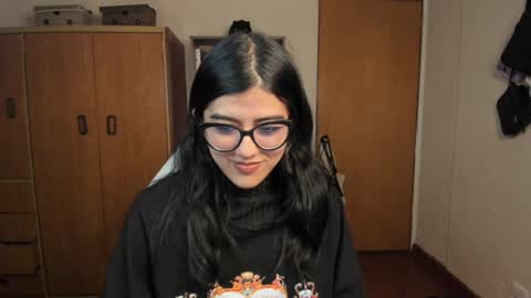 Val  online show from January 28, 2025, 4:29 am