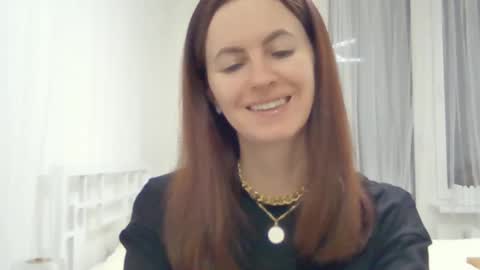 valerie_rose777 online show from December 24, 2024, 7:22 pm