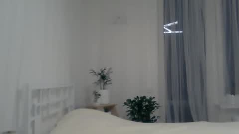 valerie_rose777 online show from December 28, 2024, 6:50 pm