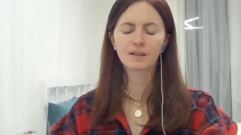 valerie_rose777 online show from January 6, 2025, 6:52 pm