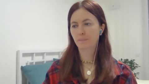 valerie_rose777 online show from February 16, 2025, 9:59 pm