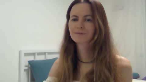 valerie_rose777 online show from November 10, 2025, 8:30 pm