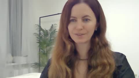 valerie_rose777 online show from December 21, 2025, 7:54 pm