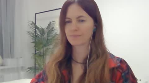 valerie_rose777 online show from January 16, 2026, 8:13 pm