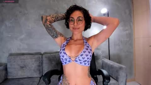  call me Val  online show from January 5, 2026, 10:24 pm