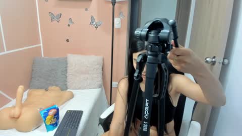 Juli C online show from December 19, 2024, 10:42 pm