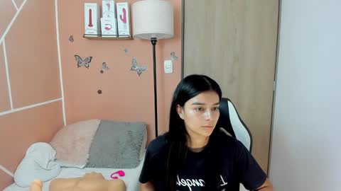 Juli C online show from December 24, 2024, 8:16 pm