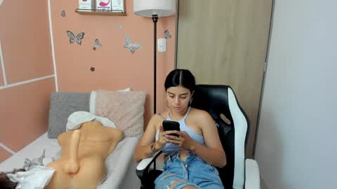 Juli C online show from January 17, 2025, 8:33 pm