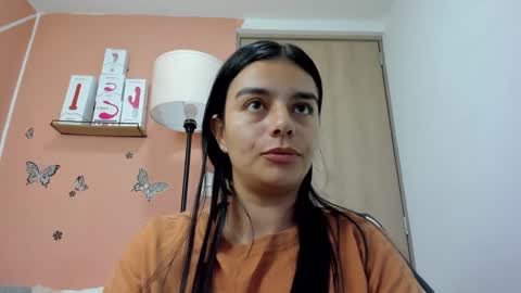 Juli C online show from February 3, 2025, 10:11 pm