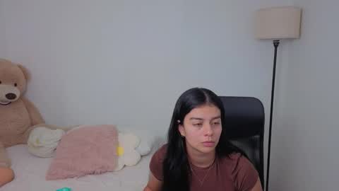 Juli C online show from October 3, 2025, 1:02 am