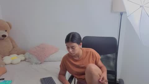 Juli C online show from October 23, 2025, 12:54 am