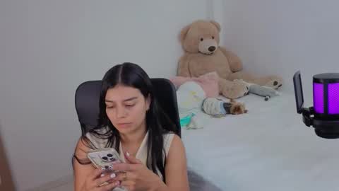 Juli C online show from November 27, 2025, 1:51 am