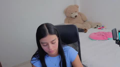 Juli C online show from April 5, 2026, 12:52 am