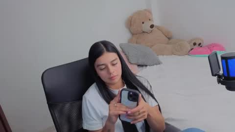 Juli C online show from April 22, 2026, 1:52 am