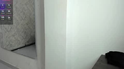 Snapshot of valeriia_moon chatting on June 9, 2026, 4:02 am Valeria GomezGMT-5 2200-0600 online show from June 9, 2026, 4:02 am