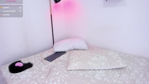 Cris  online show from December 2, 2024, 7:49 pm