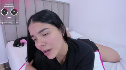 Cris  online show from February 22, 2025, 6:08 pm