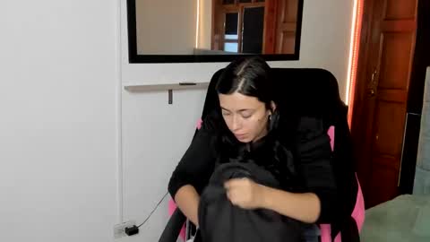 Snapshot of valery_bonneth chatting on February 3, 2026, 12:21 pm valery_bonneth online show from February 3, 2026, 12:21 pm