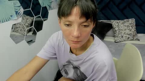 VALERY MORE online show from October 16, 2025, 12:17 pm