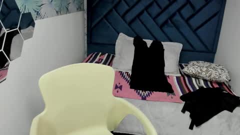 VALERY MORE online show from October 25, 2025, 12:13 pm