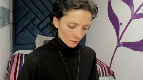 VALERY MORE online show from November 6, 2025, 12:17 pm