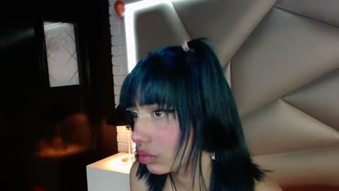valery_smith15 online show from January 5, 2025, 9:15 am