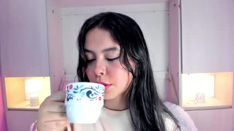 valerymeyerr online show from January 14, 2025, 4:25 am