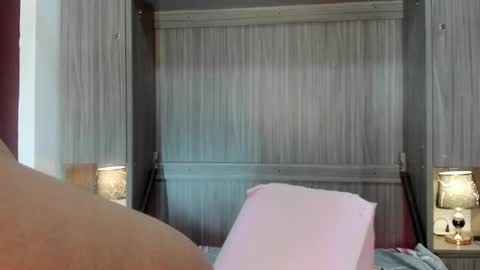 Snapshot of valerymeyerr chatting on March 25, 2026, 12:00 pm valerymeyerr online show from March 25, 2026, 12:00 pm