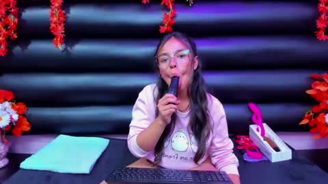 Snapshot of valerysweety__ chatting on October 12, 2025, 3:05 am ValerySweety online show from October 12, 2025, 3:05 am