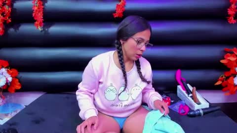 Snapshot of valerysweety__ chatting on October 12, 2025, 4:50 pm ValerySweety online show from October 12, 2025, 4:50 pm