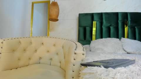 Snapshot of valetino_stonee chatting on May 3, 2026, 11:27 am Valentino online show from May 3, 2026, 11:27 am