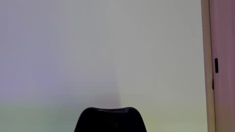 Snapshot of valezny69 chatting on May 15, 2026, 4:25 pm Valezny V online show from May 15, 2026, 4:25 pm