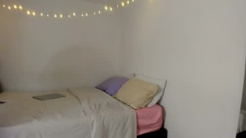 Snapshot of valientegirl_ chatting on May 24, 2026, 2:16 am VALIENTE online show from May 24, 2026, 2:16 am