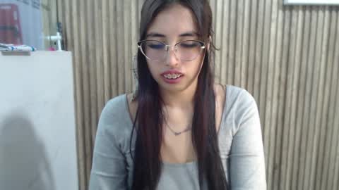 Snapshot of valk_diaz chatting on May 1, 2026, 3:55 am Valk online show from May 1, 2026, 3:55 am