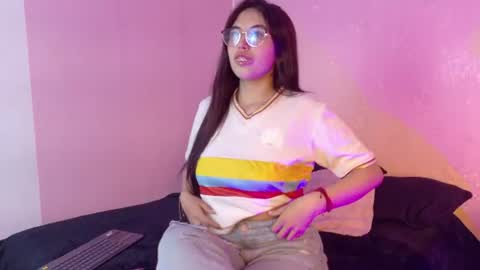 Snapshot of valk_diaz chatting on July 4, 2026, 6:19 am Valk online show from July 4, 2026, 6:19 am