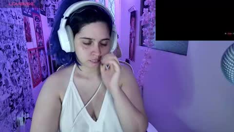 Im Violet online show from September 12, 2025, 3:28 am