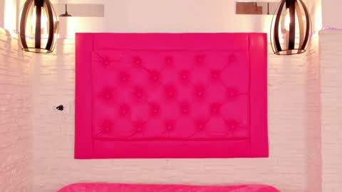 Vallolet Peach  online show from December 6, 2024, 2:38 pm