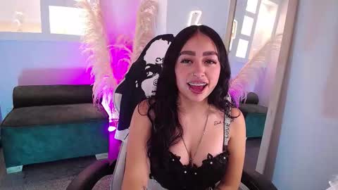 vallolett__ online show from March 19, 2026, 8:35 pm