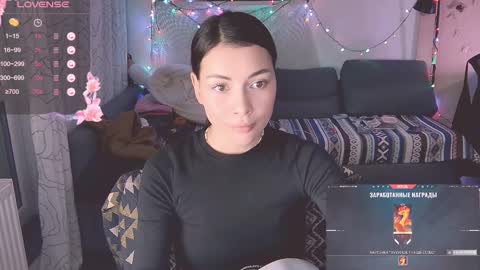 Snapshot of valorant_girl chatting on February 12, 2025, 4:33 pm Little Devil online show from February 12, 2025, 4:33 pm