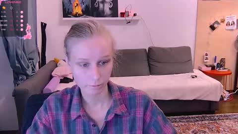 Little Devil online show from October 5, 2025, 6:06 pm