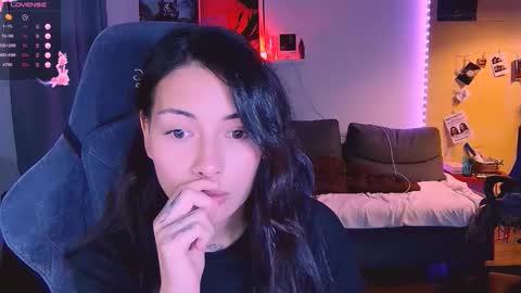 Little Devil online show from October 20, 2025, 5:02 pm