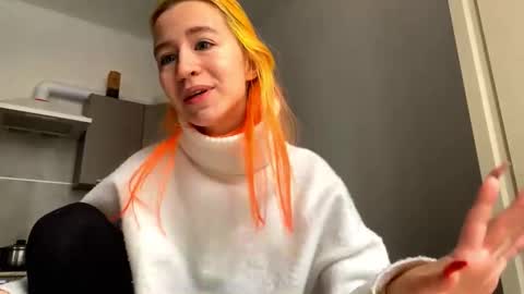 Snapshot of valtopi chatting on February 12, 2026, 7:25 am Emily online show from February 12, 2026, 7:25 am