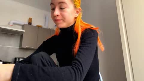 Snapshot of valtopi chatting on February 26, 2026, 6:23 am Emily online show from February 26, 2026, 6:23 am