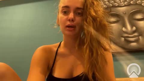 valure_lera online show from March 7, 2025, 8:55 pm