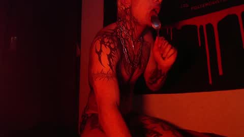 david guzman i model independenthelp me with a thumbs up online show from February 7, 2025, 5:31 am