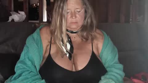 Snapshot of vampwoman chatting on January 3, 2025, 4:06 pm vampwoman online show from January 3, 2025, 4:06 pm