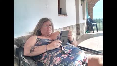 Snapshot of vampwoman chatting on February 14, 2025, 11:42 am vampwoman online show from February 14, 2025, 11:42 am