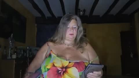 Snapshot of vampwoman chatting on October 24, 2025, 6:43 am vampwoman online show from October 24, 2025, 6:43 am