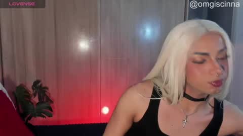 Snapshot of vampy__cinna chatting on July 9, 2026, 4:33 pm Cinnamon online show from July 9, 2026, 4:33 pm