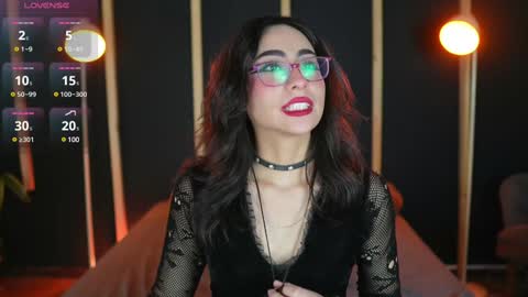 vampy_dolll online show from January 30, 2025, 11:02 pm